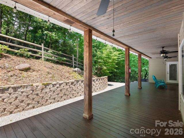 49 Indian Ridge Trail, Hendersonville, NC 28739