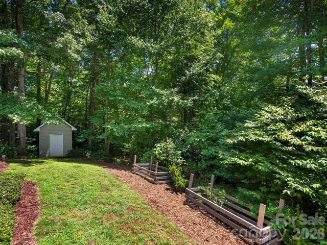 49 Indian Ridge Trail, Hendersonville, NC 28739