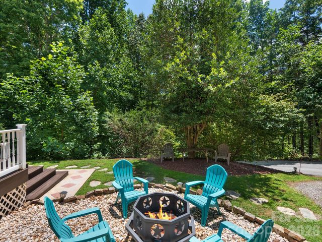 49 Indian Ridge Trail, Hendersonville, NC 28739