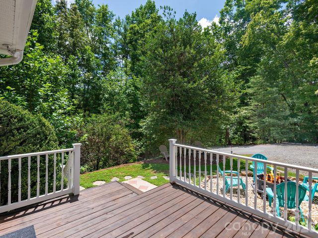 49 Indian Ridge Trail, Hendersonville, NC 28739