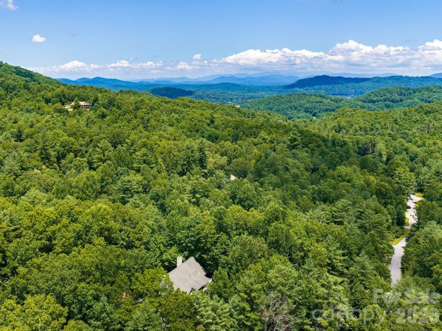 49 Indian Ridge Trail, Hendersonville, NC 28739