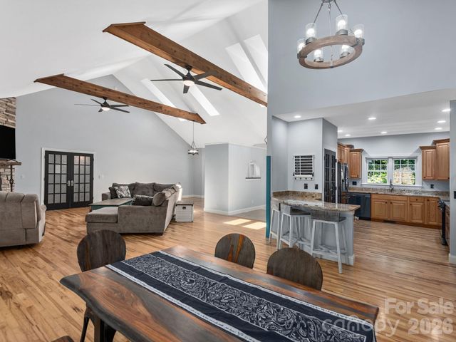 49 Indian Ridge Trail, Hendersonville, NC 28739