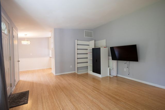 2812 Cumberland Avenue, Ann Arbor, MI 48104