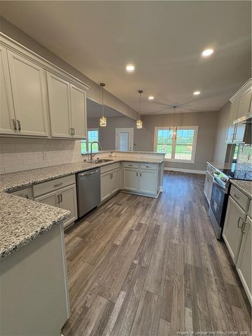 1102 W Carthage Road, Lumberton, NC 28360