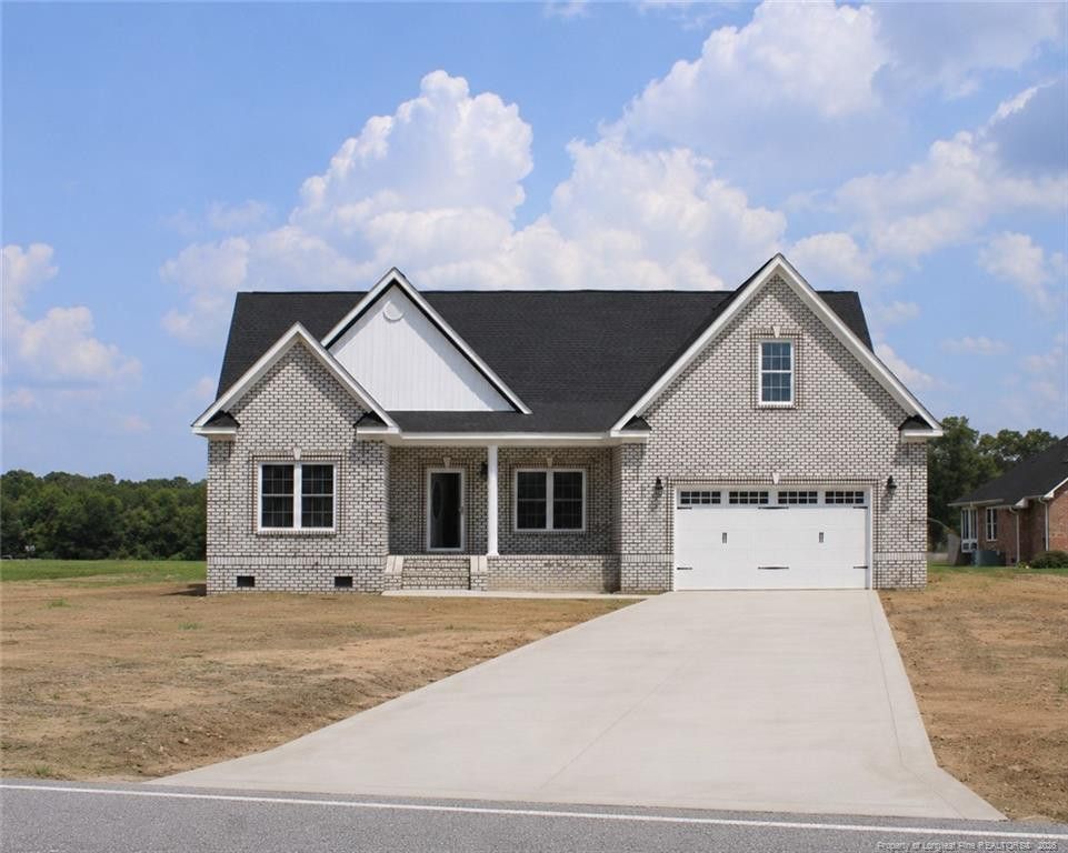 1102 W Carthage Road, Lumberton, NC 28360