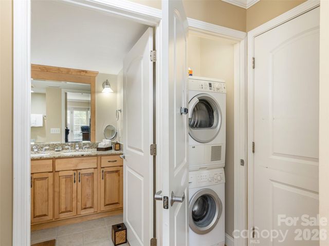 208 Bowling Park Road 208, Asheville, NC 28803