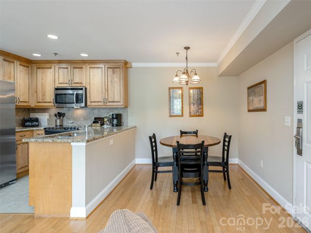 208 Bowling Park Road 208, Asheville, NC 28803