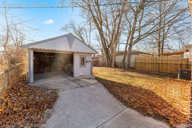 30033 Avondale Street, Inkster, MI 48141