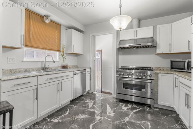 30033 Avondale Street, Inkster, MI 48141