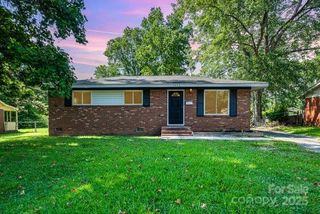 5323 Snow White Lane, Charlotte, NC 28213