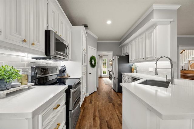 7 Claridge Court, Conroe, TX 77304