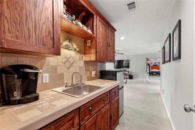 7 Claridge Court, Conroe, TX 77304