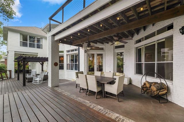 7 Claridge Court, Conroe, TX 77304