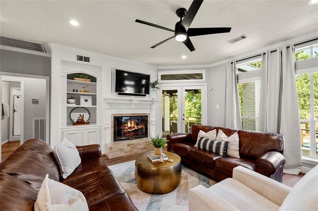 7 Claridge Court, Conroe, TX 77304