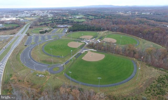 23276 FALLEN HILLS DR, Brambleton, VA 20148