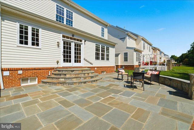 23276 FALLEN HILLS DR, Brambleton, VA 20148