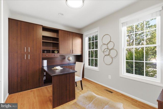 23276 FALLEN HILLS DR, Brambleton, VA 20148