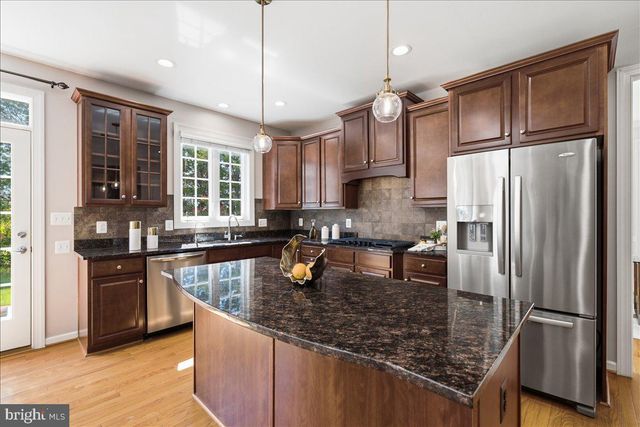 23276 FALLEN HILLS DR, Brambleton, VA 20148