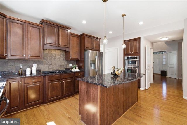 23276 FALLEN HILLS DR, Brambleton, VA 20148