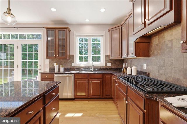 23276 FALLEN HILLS DR, Brambleton, VA 20148