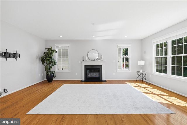 23276 FALLEN HILLS DR, Brambleton, VA 20148