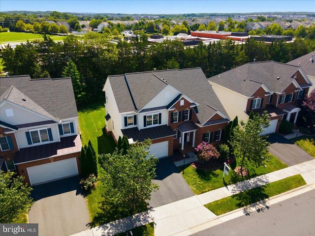 23276 FALLEN HILLS DR, Brambleton, VA 20148