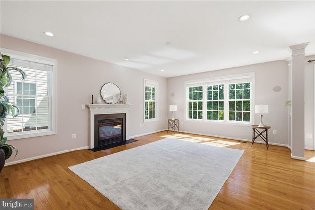 23276 FALLEN HILLS DR, Brambleton, VA 20148