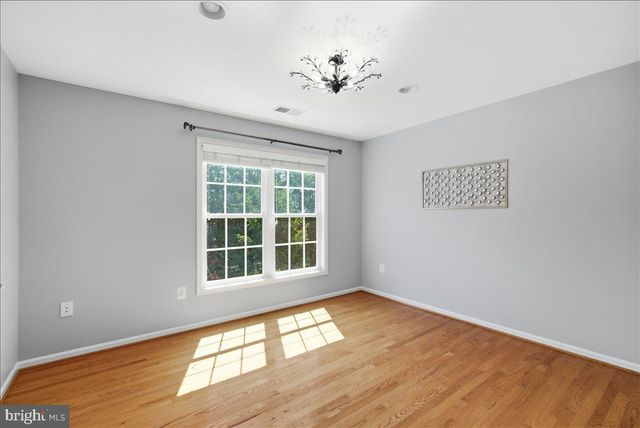 23276 FALLEN HILLS DR, Brambleton, VA 20148
