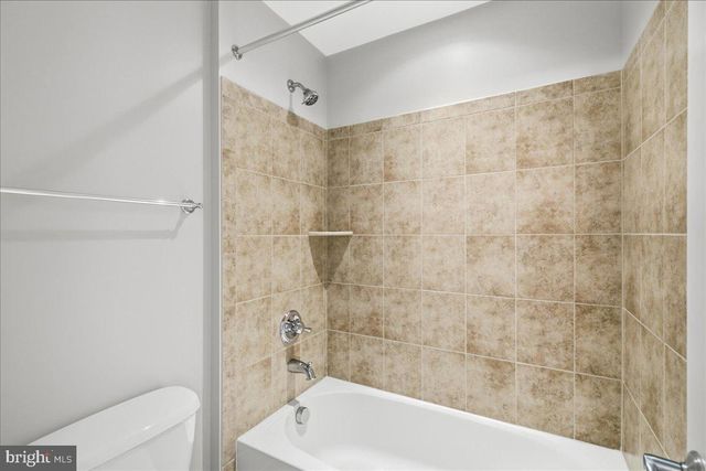 23276 FALLEN HILLS DR, Brambleton, VA 20148
