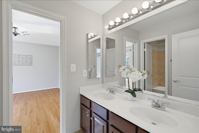 23276 FALLEN HILLS DR, Brambleton, VA 20148