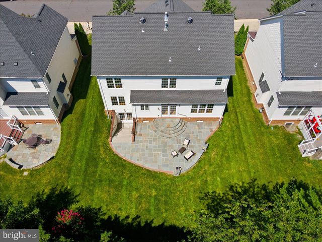 23276 FALLEN HILLS DR, Brambleton, VA 20148