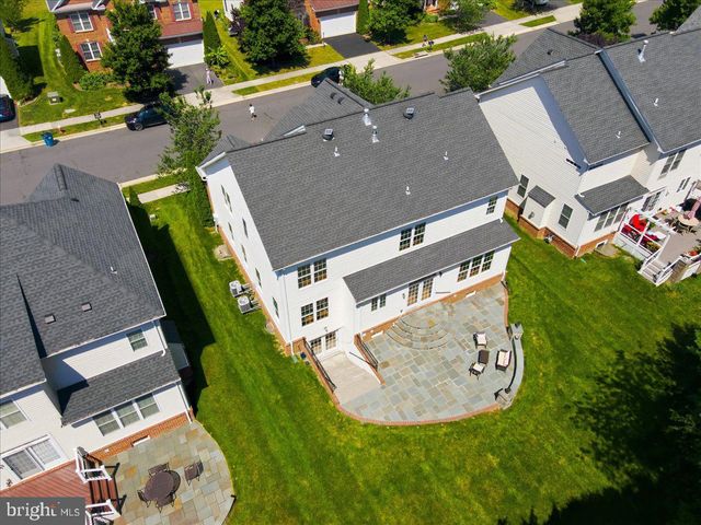 23276 FALLEN HILLS DR, Brambleton, VA 20148