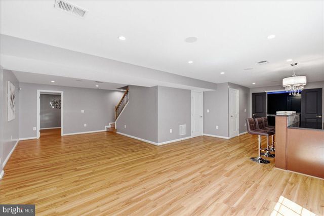 23276 FALLEN HILLS DR, Brambleton, VA 20148