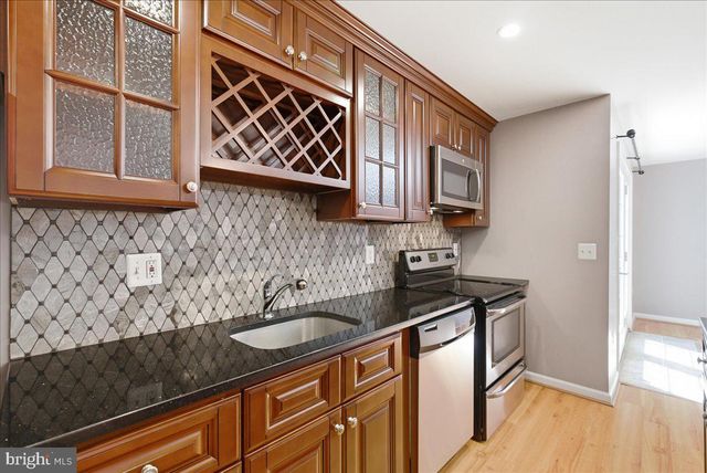 23276 FALLEN HILLS DR, Brambleton, VA 20148