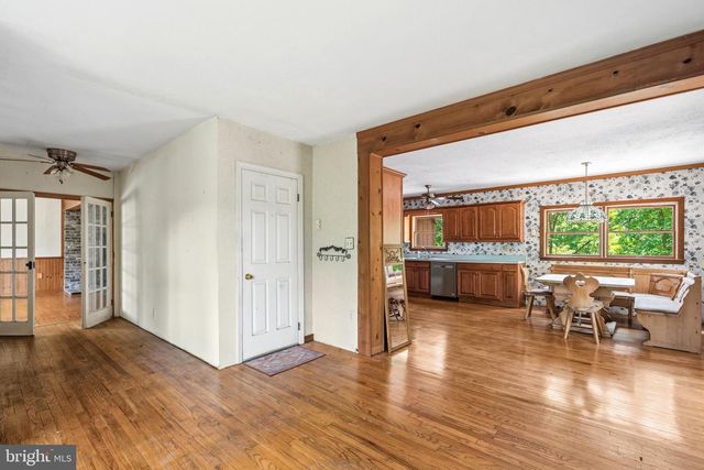 275 HOFFMAN RD, Gettysburg, PA 17325