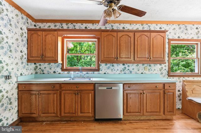 275 HOFFMAN RD, Gettysburg, PA 17325