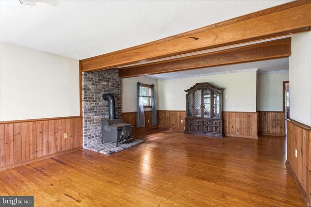 275 HOFFMAN RD, Gettysburg, PA 17325