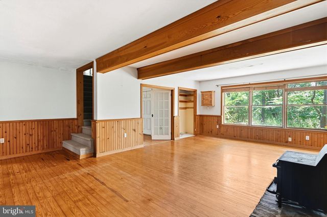 275 HOFFMAN RD, Gettysburg, PA 17325