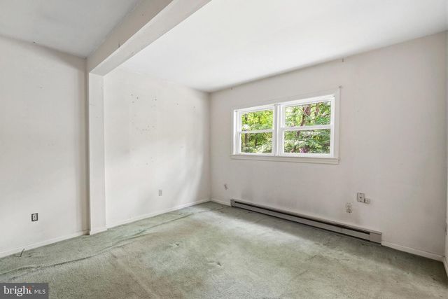 275 HOFFMAN RD, Gettysburg, PA 17325