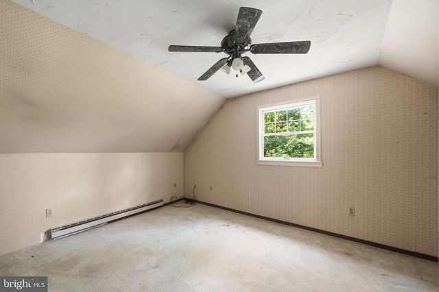 275 HOFFMAN RD, Gettysburg, PA 17325