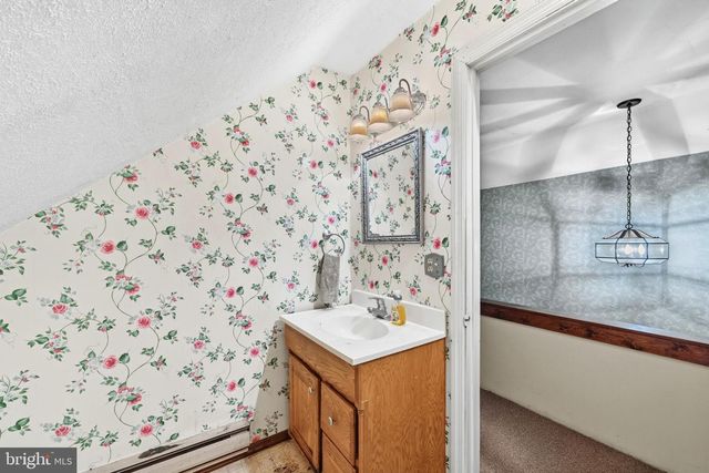 275 HOFFMAN RD, Gettysburg, PA 17325