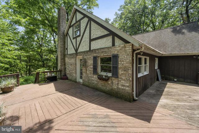 275 HOFFMAN RD, Gettysburg, PA 17325