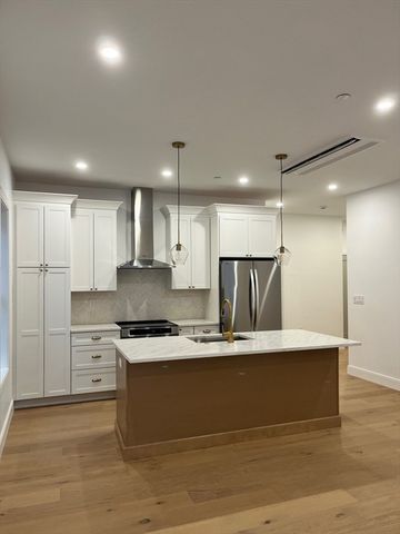 10 Rockland St. 2, Boston, MA 02119