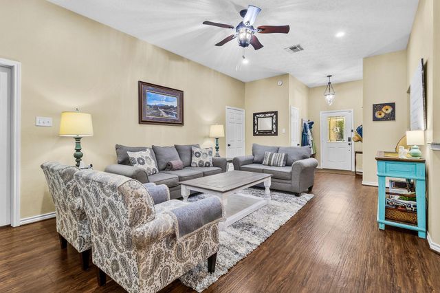 145 Idlewilde Drive, Onalaska, TX 77360