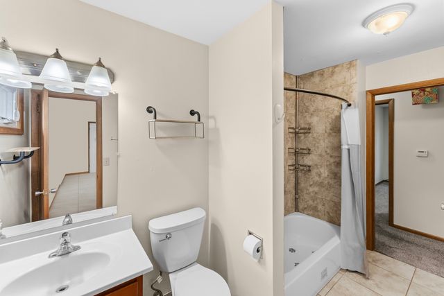 4233 Warren Street, Davenport, IA 52806