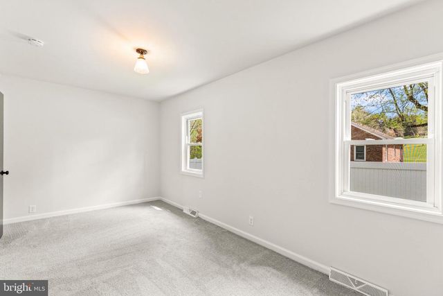 941 CONEWAGO CREEK RD, Manchester, PA 17345