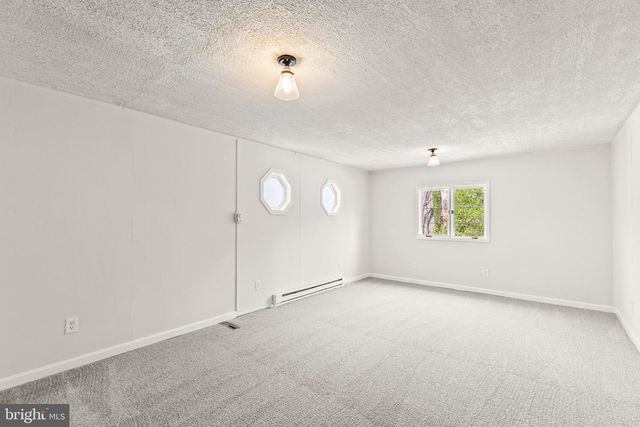 941 CONEWAGO CREEK RD, Manchester, PA 17345