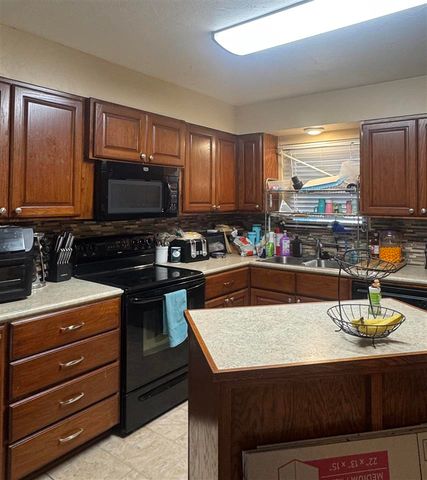 5324 NW Glenn Ave, Lawton, OK 73505