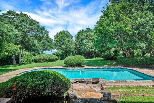 933 Mobley Road, Cedar Hill, TX 75104