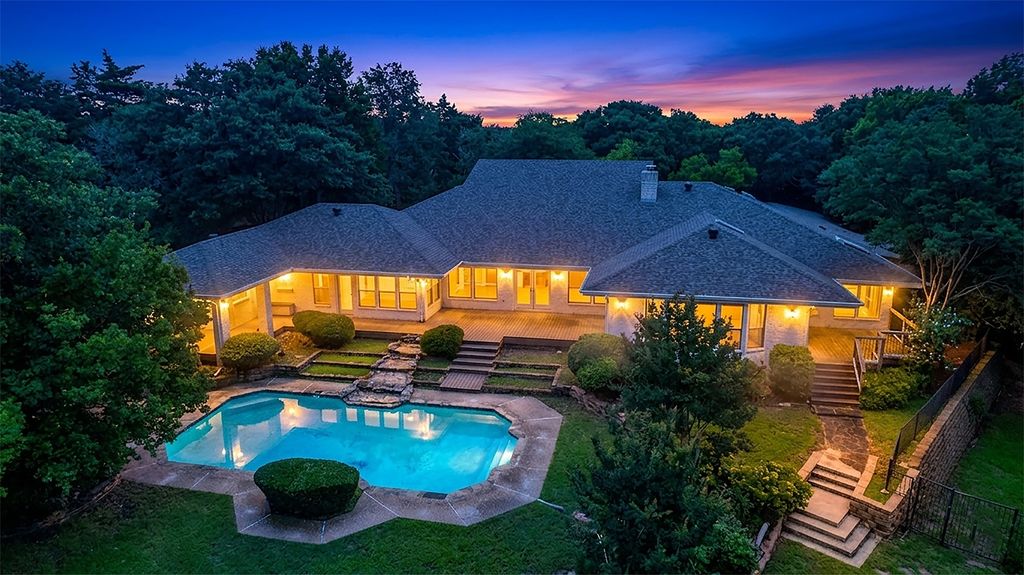 933 Mobley Road, Cedar Hill, TX 75104